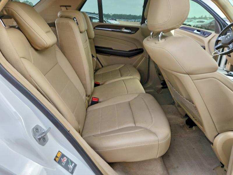 61142896 :رقم المزاد ، 4JGDA0EBXFA585712 vin ، 2015 Mercedes-benz Ml مزاد بيع