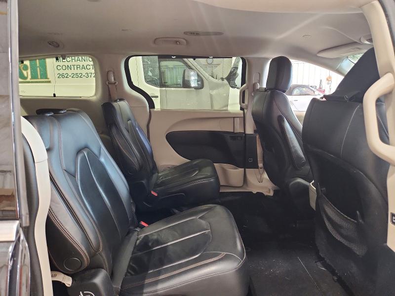 58395276 :رقم المزاد ، 2C4RC1BG1HR553644 vin ، 2017 Chrysler Pacifica مزاد بيع