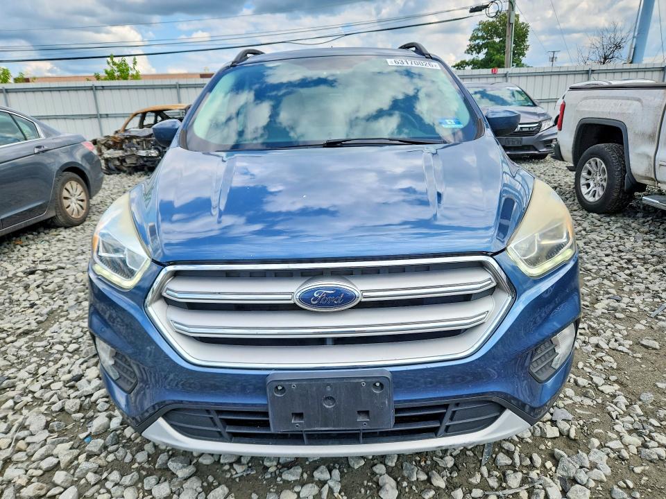 63170026 :رقم المزاد ، 1FMCU9HD0JUB37068 vin ، 2018 Ford Escape مزاد بيع