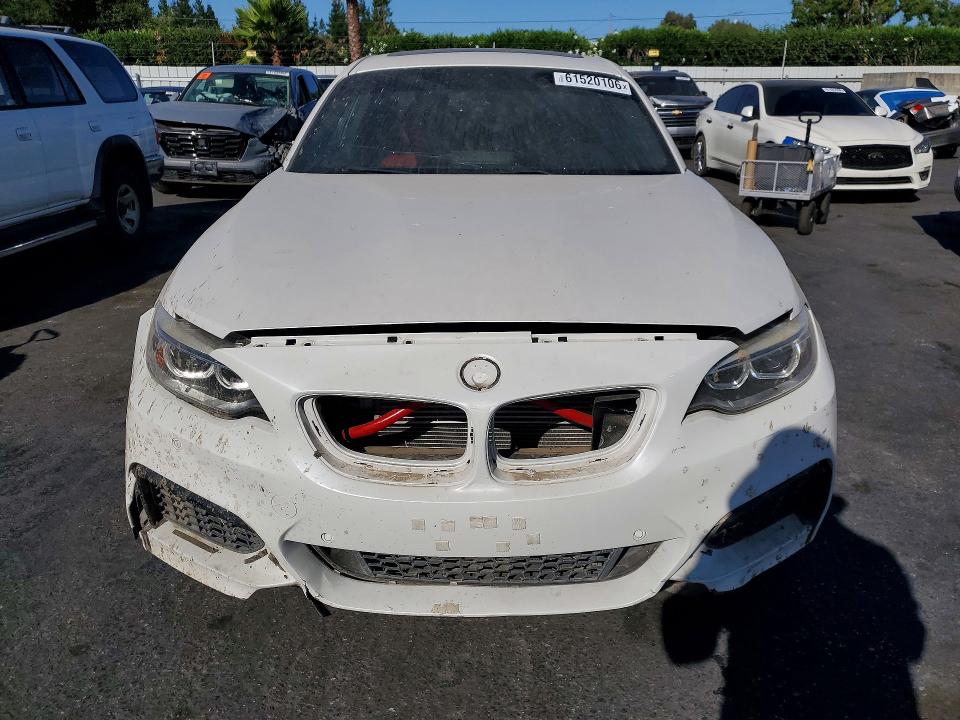 61520106 :رقم المزاد ، WBA1J7C5XGV360226 vin ، 2016 Bmw M235i مزاد بيع