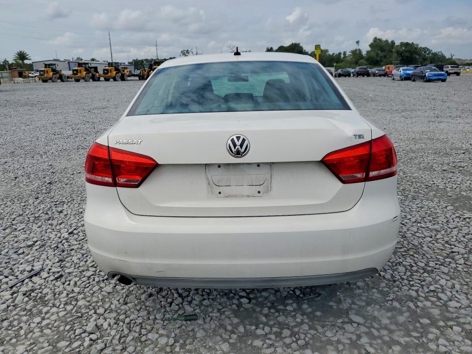63605646 :رقم المزاد ، 1VWAS7A31FC030628 vin ، 2015 Volkswagen Passat مزاد بيع