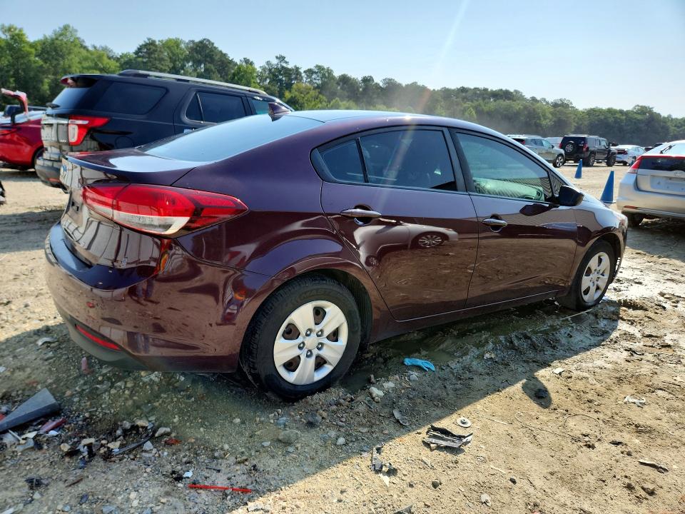 59067046 :رقم المزاد ، 3KPFK4A78JE281514 vin ، 2018 Kia Forte مزاد بيع