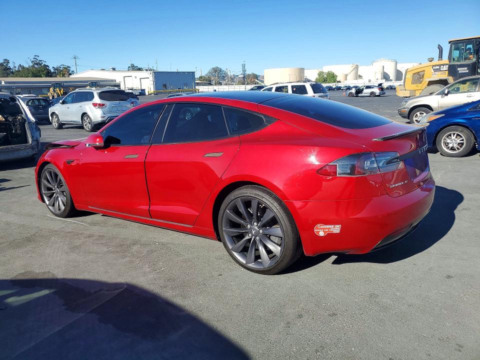 62323456 :رقم المزاد ، 5YJSA1E25HF197167 vin ، 2017 Tesla Model S مزاد بيع