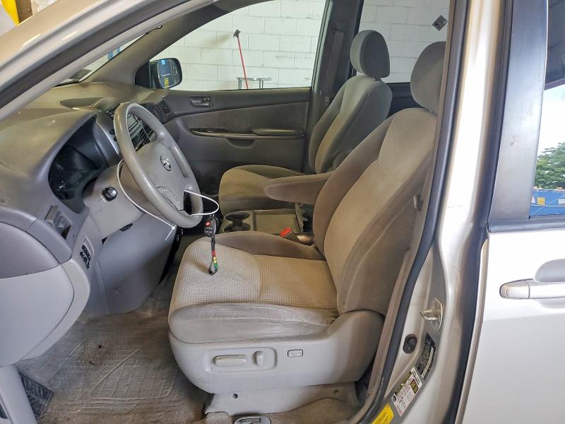 61495616 :رقم المزاد ، 5TDZK23C98S125459 vin ، 2008 Toyota Sienna مزاد بيع