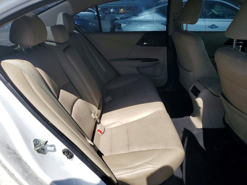 60984746 :رقم المزاد ، 1HGCR2F81FA104478 vin ، 2015 Honda Accord مزاد بيع