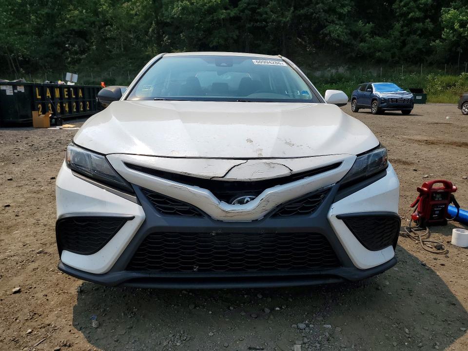 2021 Toyota Camry მანქანა იყიდება აუქციონზე, vin: 4T1G11AK6MU534079, აუქციონის ნომერი: 60994286
