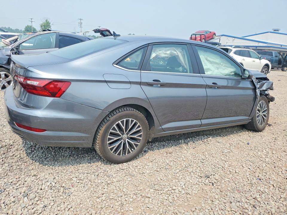 61340296 :رقم المزاد ، 3VWC57BU0MM009529 vin ، 2021 Volkswagen Jetta مزاد بيع