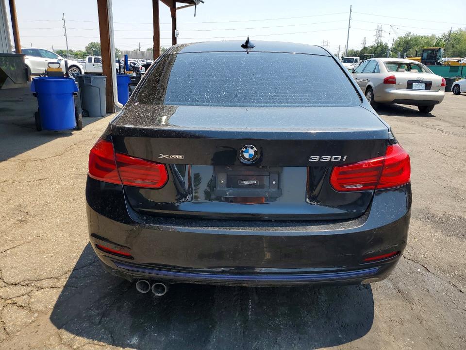85619895 :رقم المزاد ، WBA8D9C58JEM34199 vin ، 2018 Bmw 330 مزاد بيع
