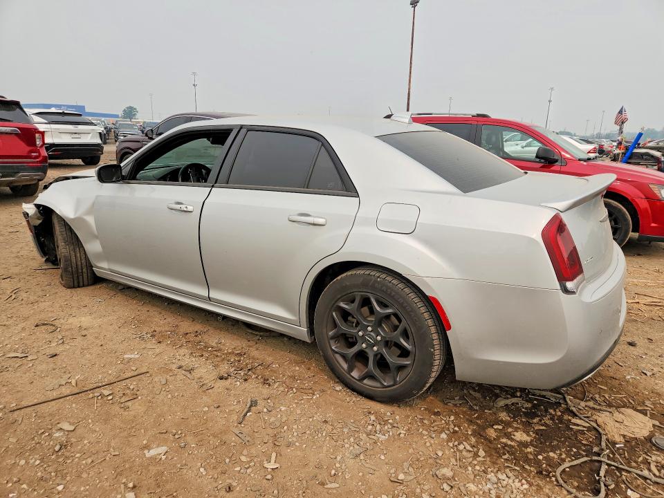 60674186 :رقم المزاد ، 2C3CCAGGXKH573438 vin ، 2019 Chrysler 300 مزاد بيع