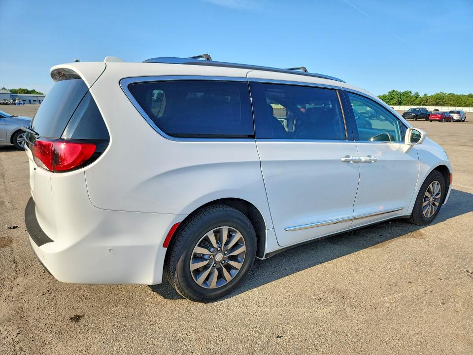 61706686 :رقم المزاد ، 2C4RC1EG6KR686421 vin ، 2019 Chrysler Pacifica مزاد بيع