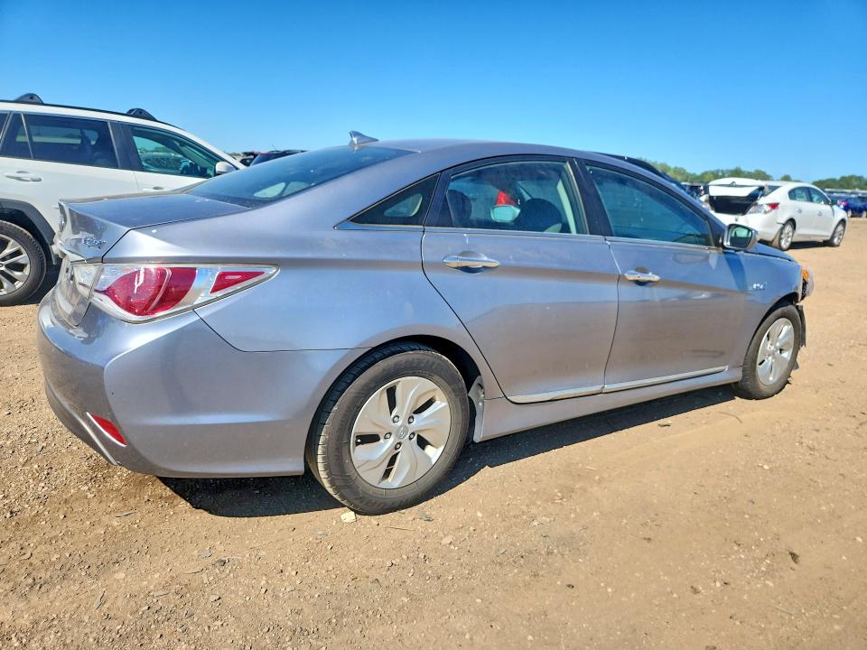 2015 Hyundai Sonata Hybrid მანქანა იყიდება აუქციონზე, vin: KMHEC4A48FA137305, აუქციონის ნომერი: 62884136