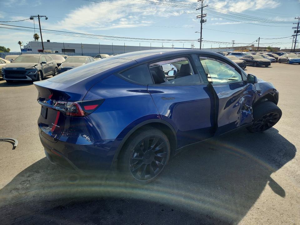 61093226 :رقم المزاد ، 7SAYGDEE1PA124414 vin ، 2023 Tesla Model Y مزاد بيع