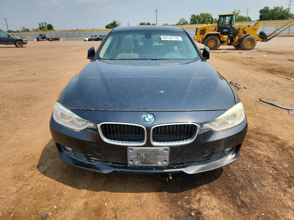 60142716 :رقم المزاد ، WBA3B3C53EJ978281 vin ، 2014 Bmw 328 مزاد بيع
