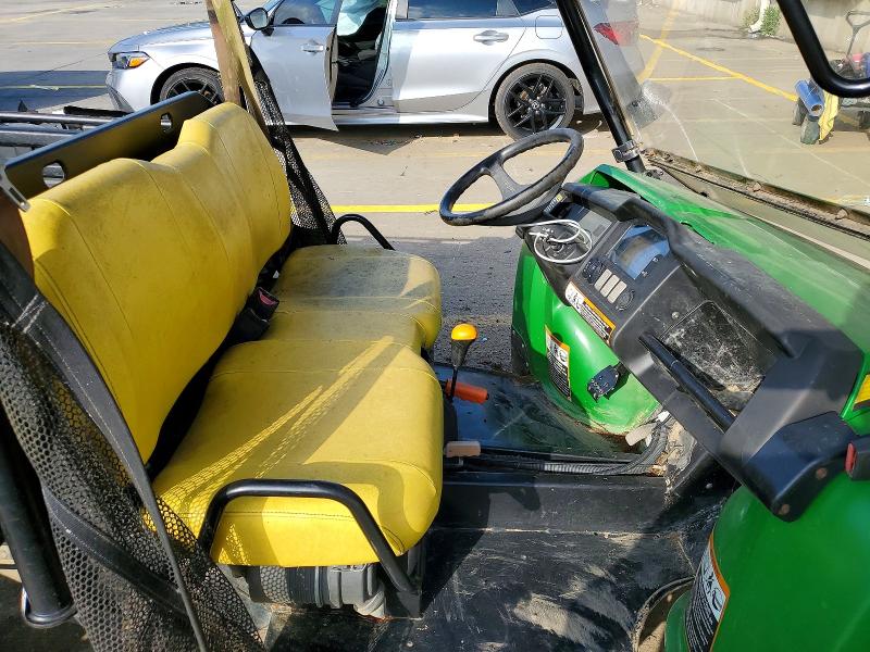 60915206 :رقم المزاد ، 1M0825MAELM030413 vin ، 2020 John Deere Gator 825 M مزاد بيع