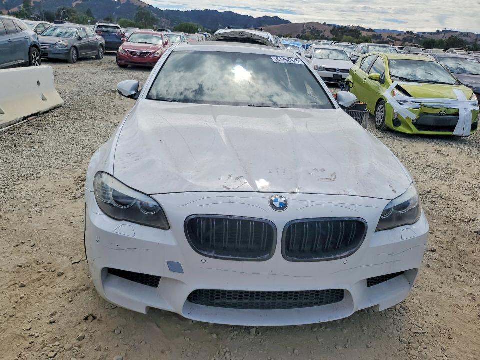 2013 Bmw M5 მანქანა იყიდება აუქციონზე, vin: WBSFV9C5XDC774051, აუქციონის ნომერი: 61963496