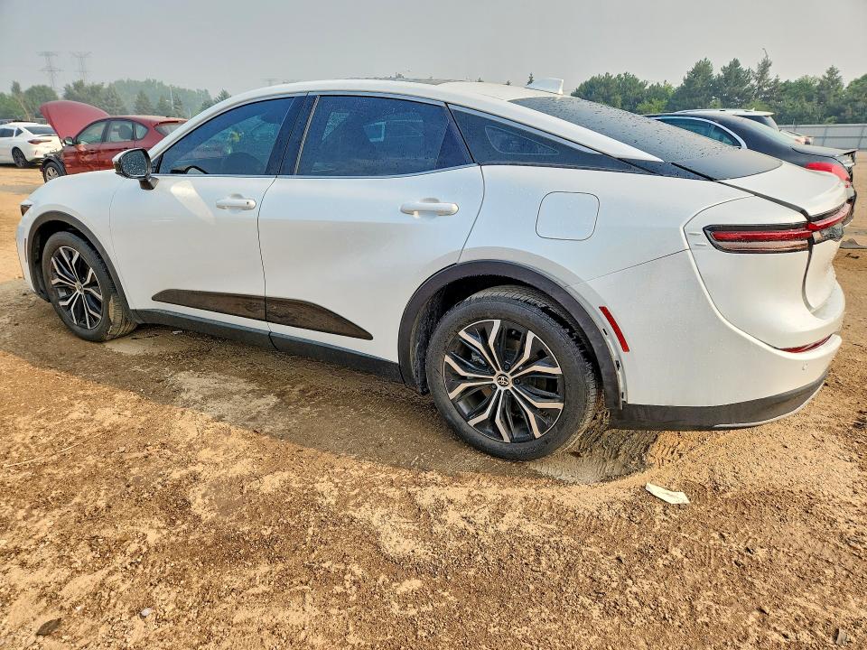 60661226 :رقم المزاد ، JTDAAAAF7P3011032 vin ، 2023 Toyota Crown مزاد بيع