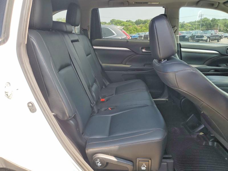 2019 Toyota Highlander მანქანა იყიდება აუქციონზე, vin: 5TDJZRFH2KS570092, აუქციონის ნომერი: 61350006