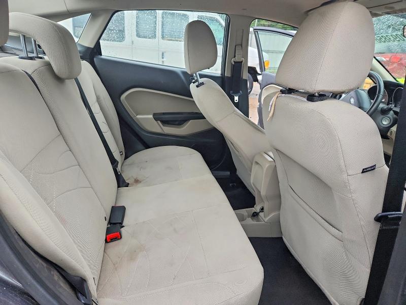 62093856 :رقم المزاد ، 3FADP4BJ7FM110369 vin ، 2015 Ford Fiesta مزاد بيع