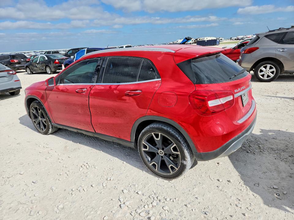62685606 :رقم المزاد ، WDCTG4EB0LU023456 vin ، 2020 Mercedes-benz Gla مزاد بيع