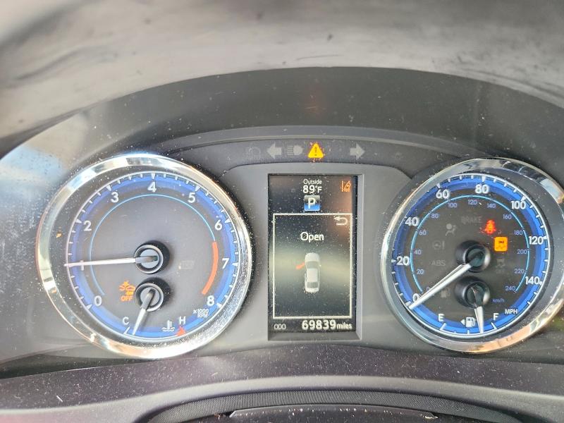 2018 Toyota Corolla მანქანა იყიდება აუქციონზე, vin: 5YFBURHEXJP823043, აუქციონის ნომერი: 61008286