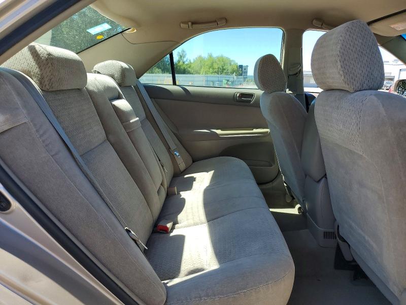 63424686 :رقم المزاد ، 4T1BE32K42U520915 vin ، 2002 Toyota Camry مزاد بيع