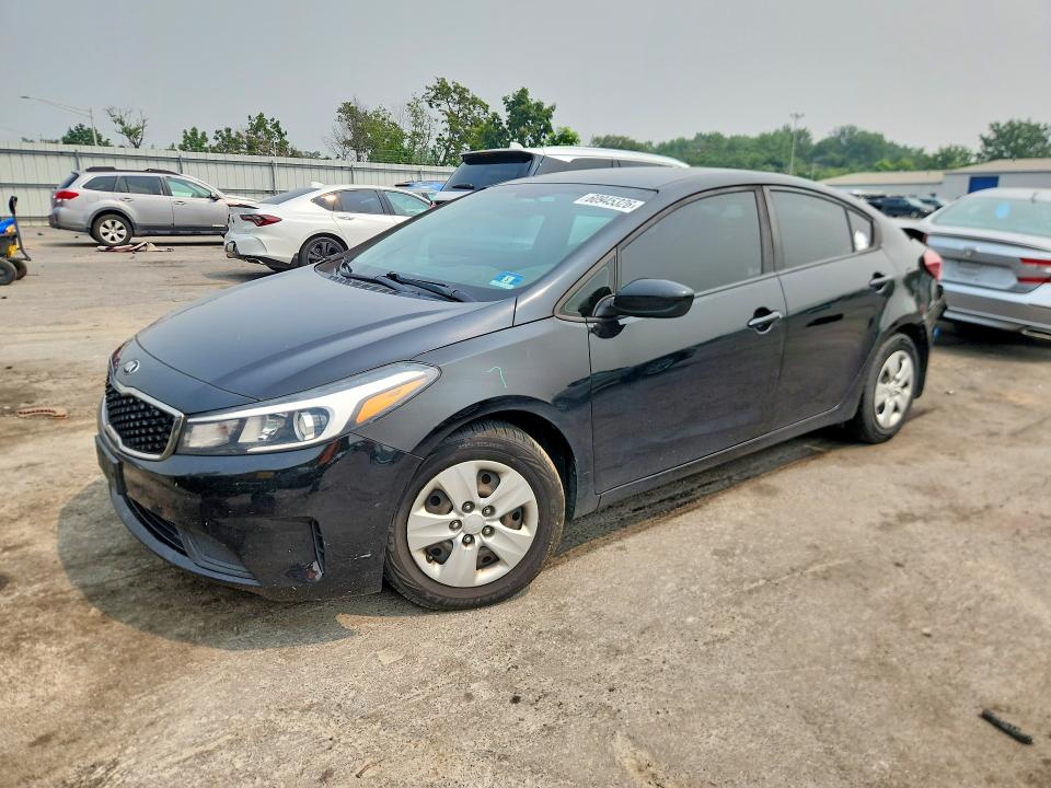 2018 Kia Forte მანქანა იყიდება აუქციონზე, vin: 3KPFL4A70JE248794, აუქციონის ნომერი: 60945326