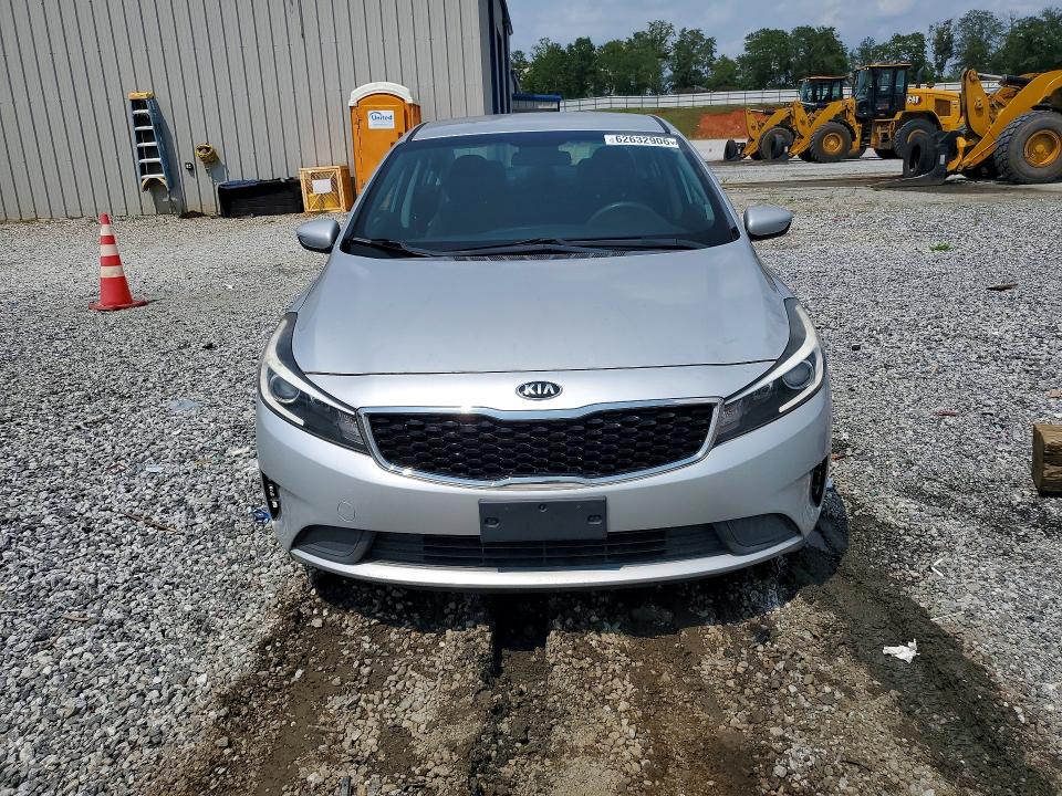 62632906 :رقم المزاد ، 3KPFL4A78HE021637 vin ، 2017 Kia Forte مزاد بيع