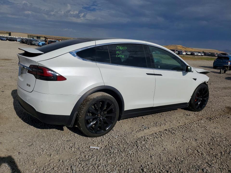 2017 Tesla Model X მანქანა იყიდება აუქციონზე, vin: 5YJXCAE20HF046303, აუქციონის ნომერი: 61893126