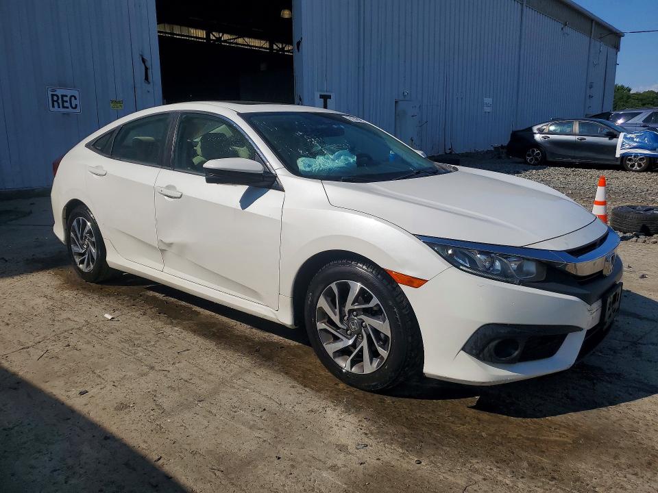 63546456 :رقم المزاد ، 2HGFC2F83JH576416 vin ، 2018 Honda Civic مزاد بيع