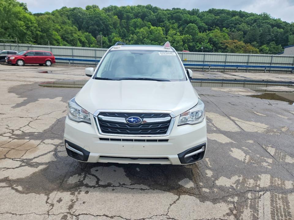 62838446 :رقم المزاد ، JF2SJAEC8HH402409 vin ، 2017 Subaru Forester مزاد بيع