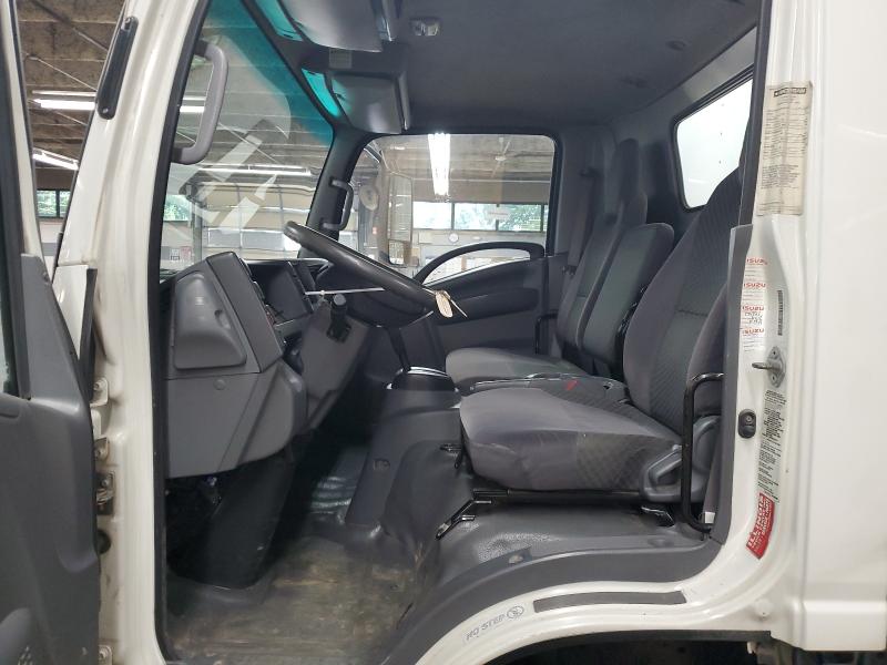 58302206 :رقم المزاد ، 54DC4W1B4FS802886 vin ، 2015 Isuzu Npr Hd مزاد بيع