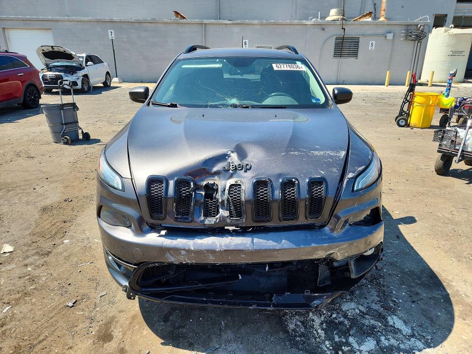 62778036 :رقم المزاد ، 1C4PJMCX1JD586679 vin ، 2018 Jeep Cherokee مزاد بيع