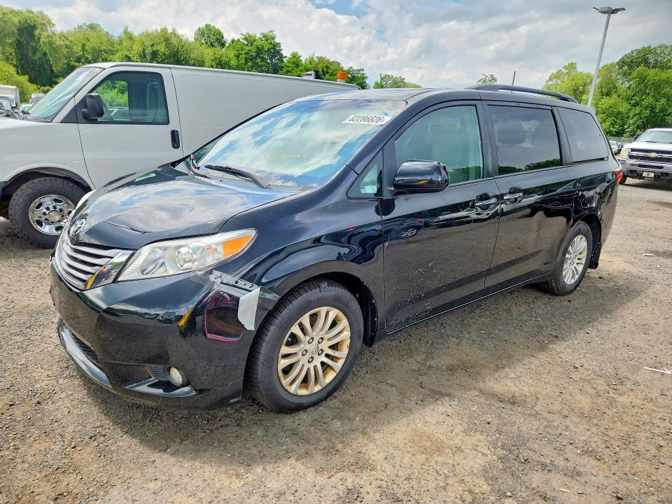 Продажа на аукционе авто 2015 Toyota Sienna, vin: 5TDYK3DC2FS622883, номер лота: 62286626