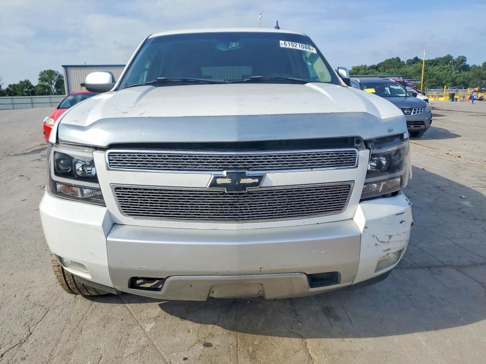 Продажа на аукционе авто 2007 Chevrolet Suburban, vin: 3GNFK16317G274414, номер лота: 61921086
