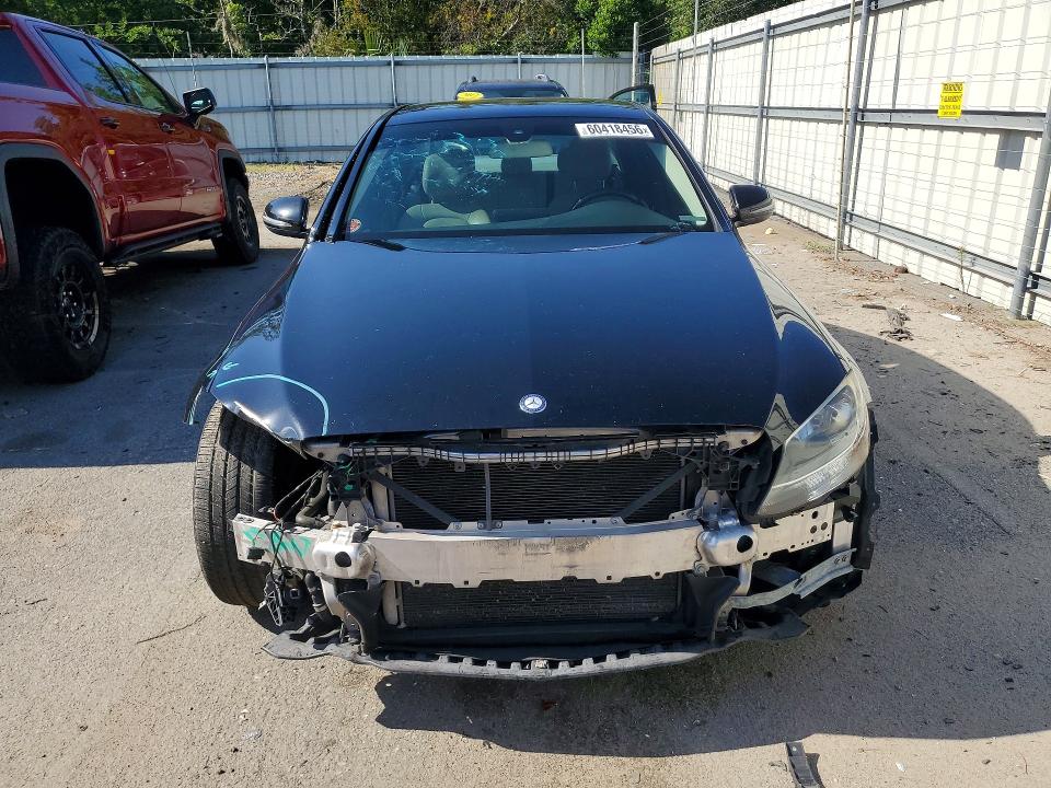 60418456 :رقم المزاد ، 55SWF4JB1GU104099 vin ، 2016 Mercedes-benz C مزاد بيع