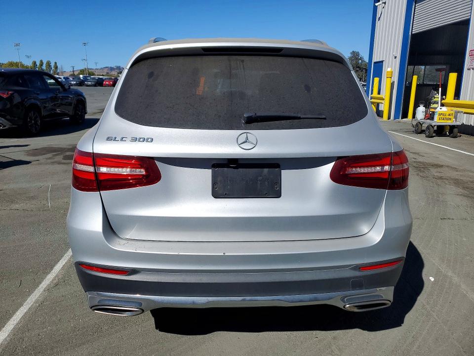62242006 :رقم المزاد ، WDC0G4JB9HF141297 vin ، 2017 Mercedes-benz Glc مزاد بيع