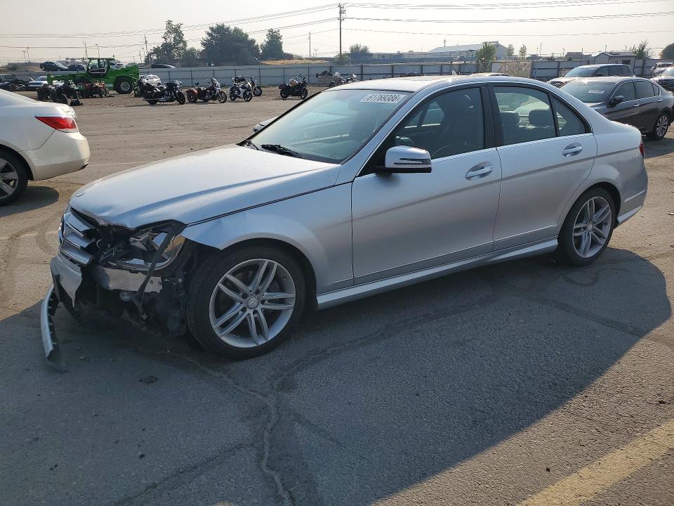 61769386 :رقم المزاد ، WDDGF8BB0CR204457 vin ، 2012 Mercedes-benz C مزاد بيع