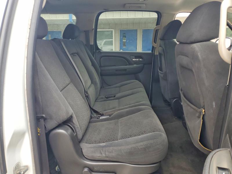 60656796 :رقم المزاد ، 1GNFC16037J207833 vin ، 2007 Chevrolet Suburban مزاد بيع