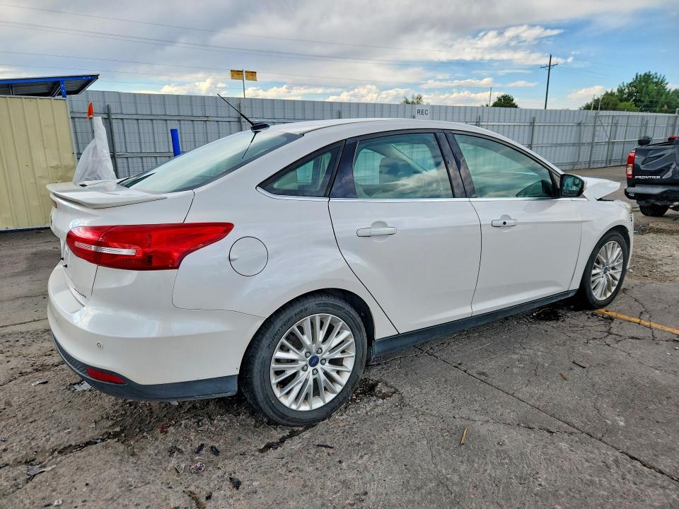 2017 Ford Focus მანქანა იყიდება აუქციონზე, vin: 1FADP3J29HL272657, აუქციონის ნომერი: 62877136