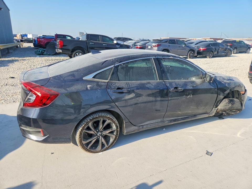 63028686 :رقم المزاد ، 19XFC1F79HE015613 vin ، 2017 Honda Civic مزاد بيع