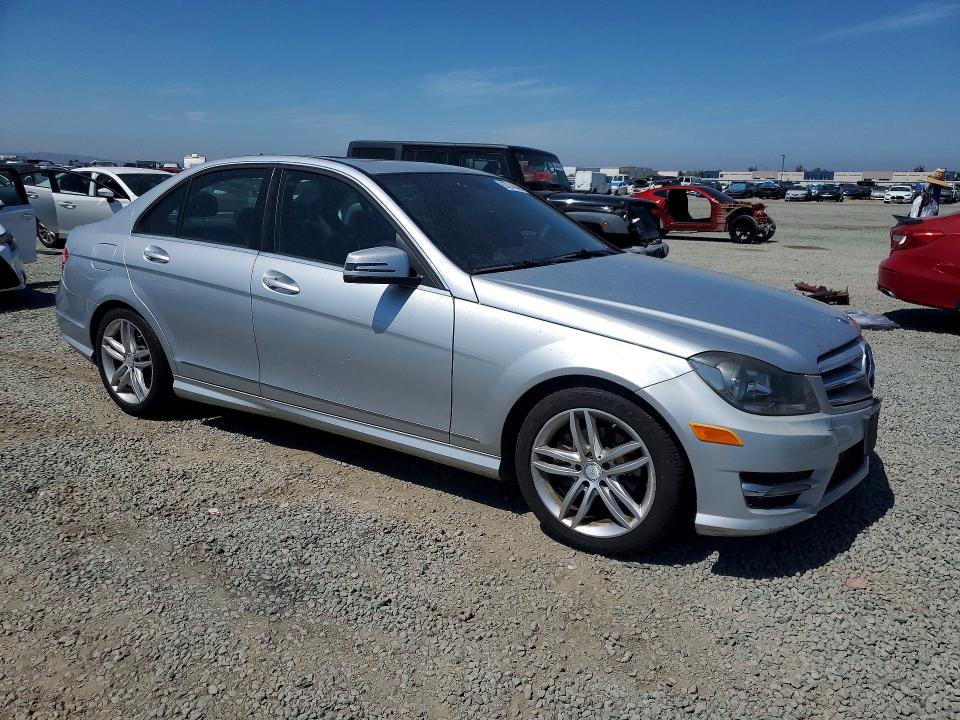 2013 Mercedes-benz C მანქანა იყიდება აუქციონზე, vin: WDDGF4HB4DG101037, აუქციონის ნომერი: 63214646