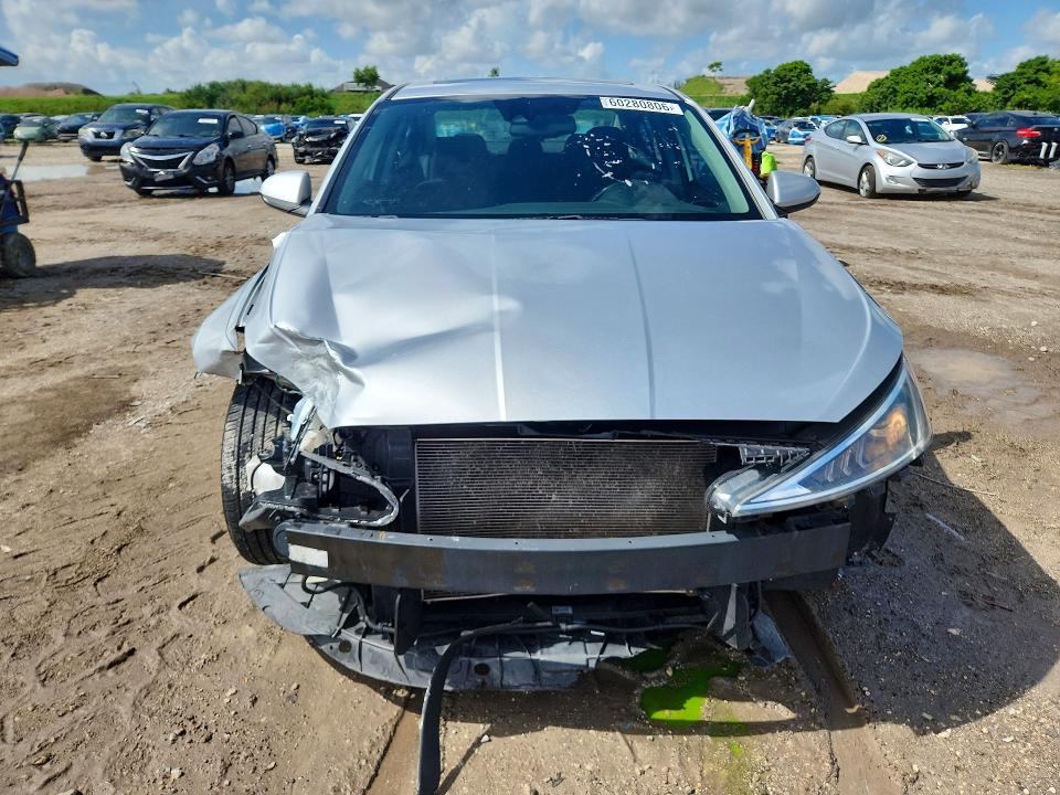 60280806 :رقم المزاد ، 5NPD84LF6KH414682 vin ، 2019 Hyundai Elantra مزاد بيع