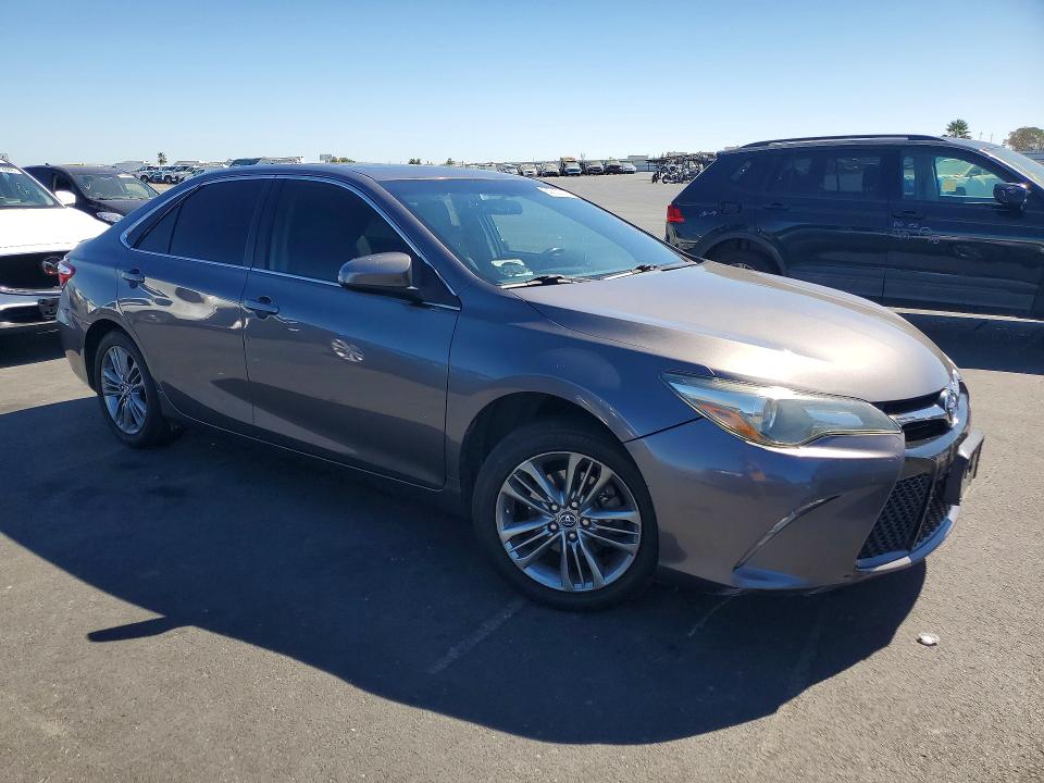 62352736 :رقم المزاد ، 4T1BF1FK0GU202759 vin ، 2016 Toyota Camry مزاد بيع