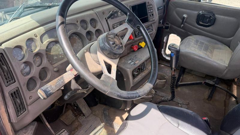 Продажа на аукционе авто 2002 Mack 600, vin: 1M2AA18Y12W146890, номер лота: 61598436