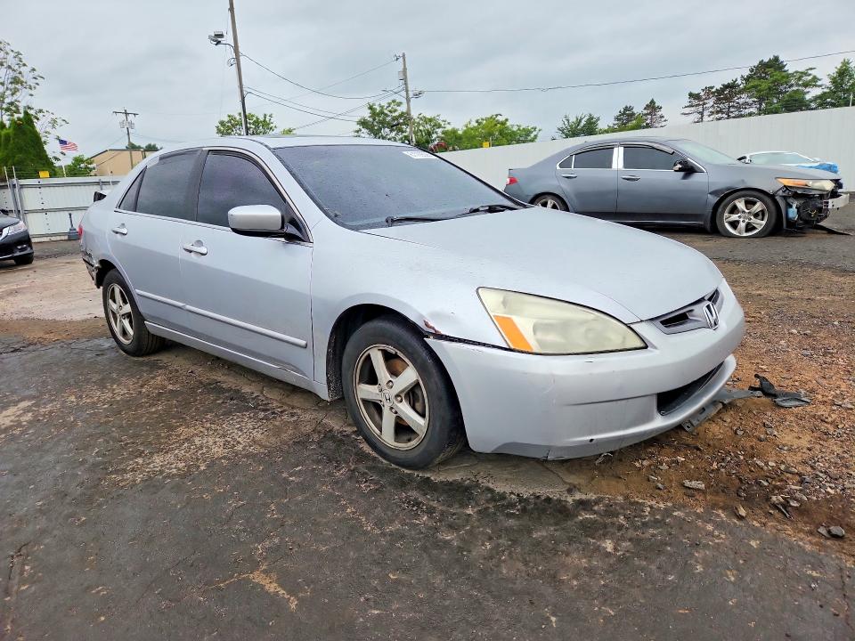 61709526 :رقم المزاد ، 1HGCM56855A036135 vin ، 2005 Honda Accord مزاد بيع