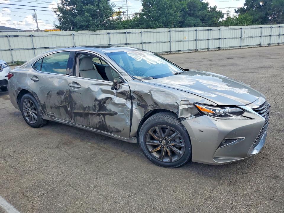 60742946 :رقم المزاد ، JTHBW1GGXJ2181130 vin ، 2018 Lexus Es مزاد بيع