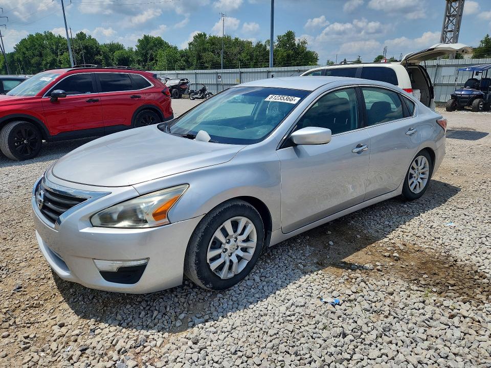 2015 Nissan Altima მანქანა იყიდება აუქციონზე, vin: 1N4AL3AP5FN312423, აუქციონის ნომერი: 61235366