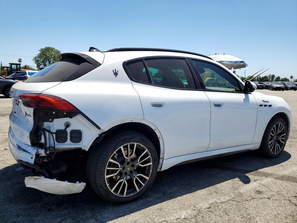 2023 Maserati Grecale მანქანა იყიდება აუქციონზე, vin: ZN682AVM7P7429635, აუქციონის ნომერი: 60884586