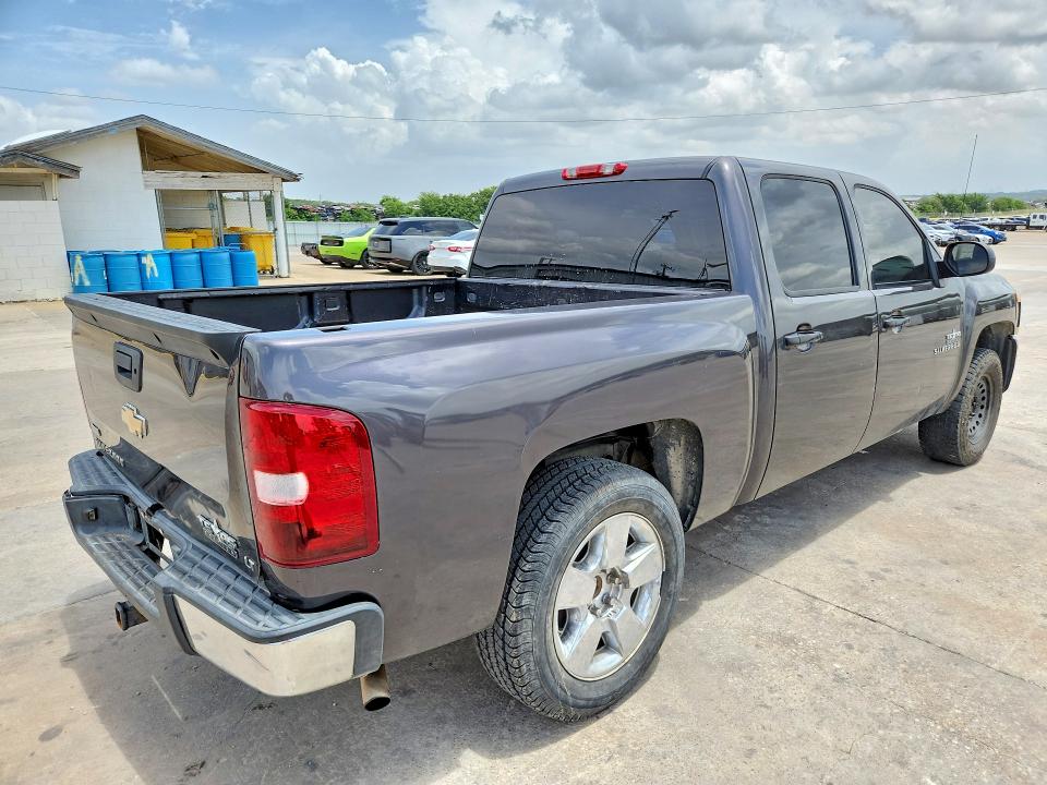 61395646 :رقم المزاد ، 3GCPCSE02BG147333 vin ، 2011 Chevrolet Silverado مزاد بيع