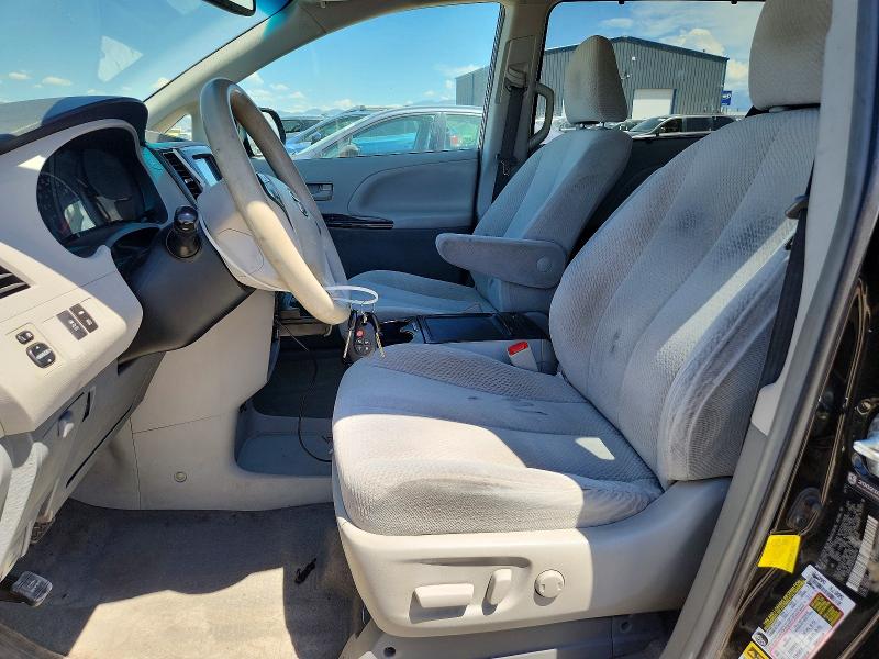 60796826 :رقم المزاد ، 5TDJK3DCXCS040740 vin ، 2012 Toyota Sienna مزاد بيع